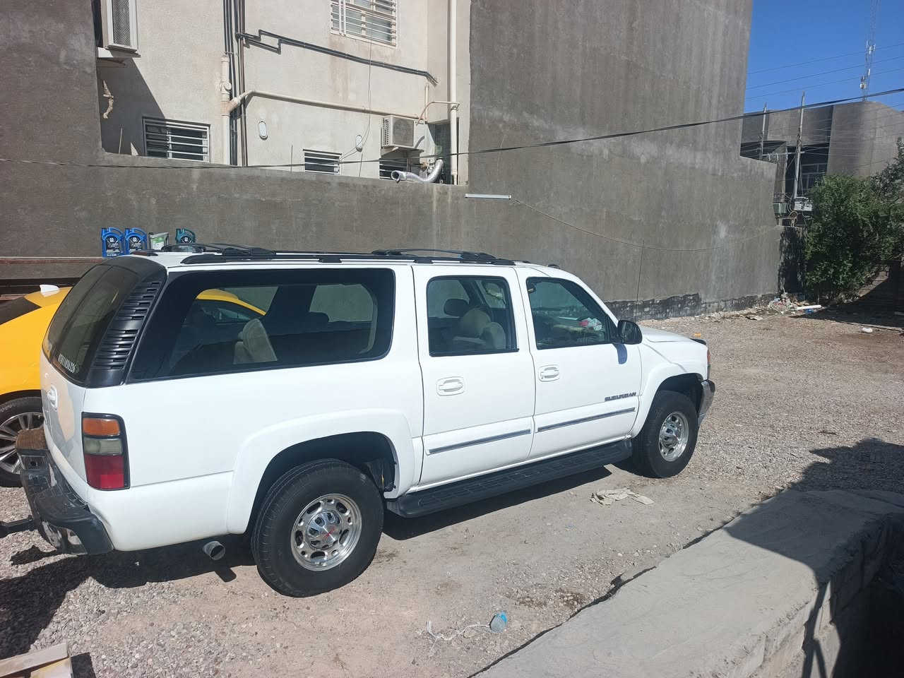 السلام عليكم الفينيه مديل 2003 اجره رقم بغداد سنويه ل27 مكينه كير اكسل توني شادهن وتوهه مصبوغه السياره
السياره اصل ابيض السياره بس بيه ضربه كلش خفيفه ب المدكر الخلفي طخه هم مو ضربه سعر 95 وبيه مجال للاستفسار الاتصال على ‏‪***********‬‏ مكان ناصريه ناحيه الفضليه خاص ماجاوب اتصل
