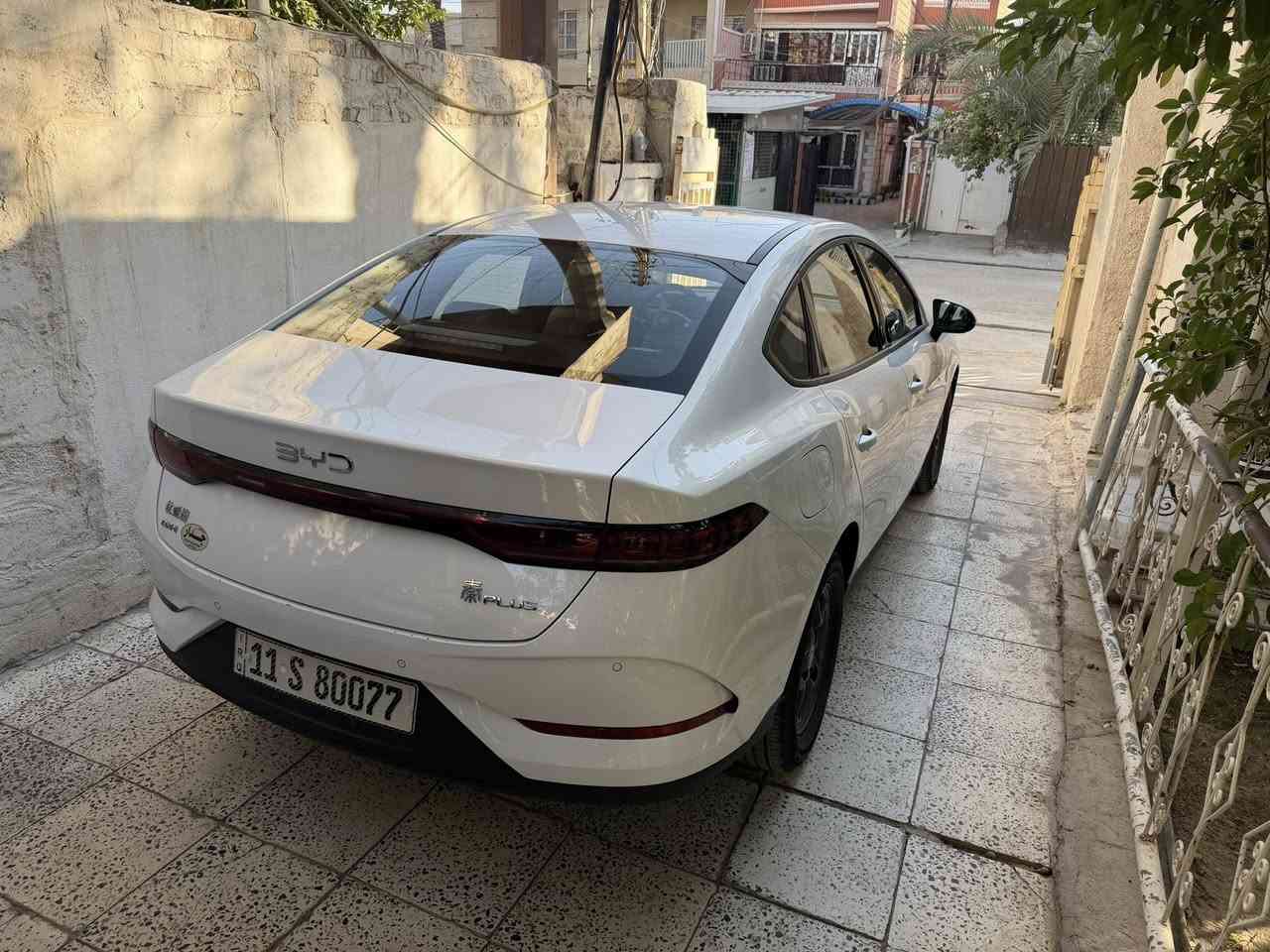 السلام عليكم كن بلاص ماشية 2000 اخت الزيرو بيهة بارد اصبعين اسفل الباب موضح صورتة بالمنشور السعر 126 وبيهة مجال بسيط رقم بغداد مميز باسمي *********** مكاني بغداد العامرية
