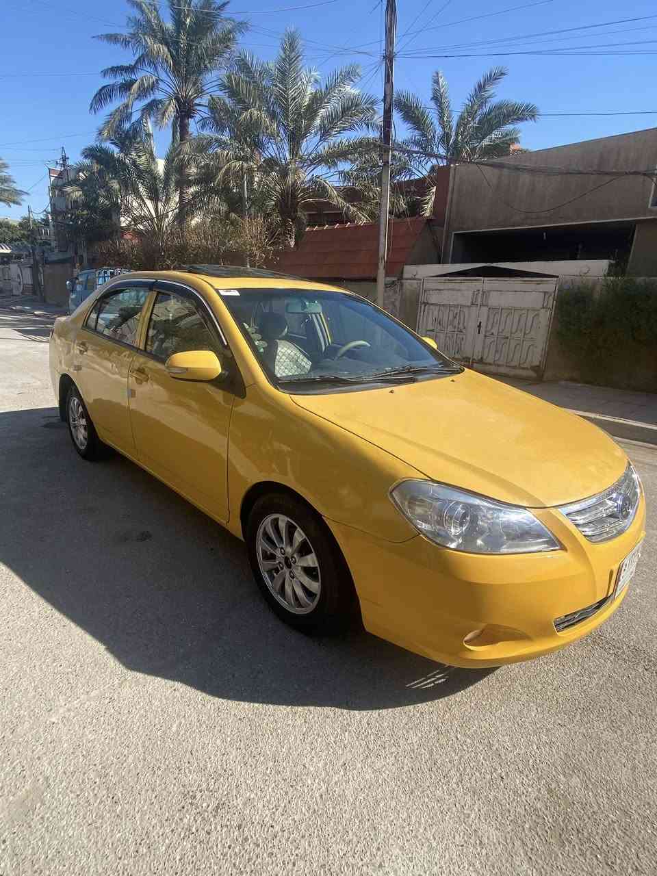 سلام عليكم للبيع بي واي دي جي ثري 
موديل 2013 كير عادي مكينه وكير خير من الله تبريد ثلج ❄️ صدر امامي خلفي جديد باتري جديد جامه جديدة كلج جديد شاشه داخل نضيف فولل  رقم بغداد تحويل ثاني يوم مصفره الهيئه بيها ثلاث قطع تعمير مكاني بغداد البلديات السعر 47 وبها مجال ***********
