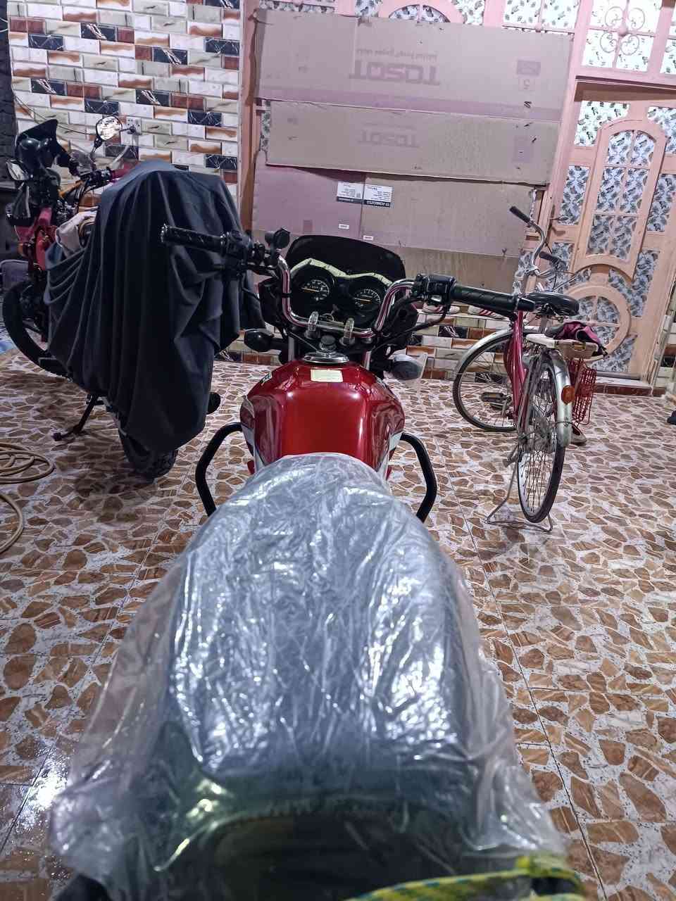 السلام عليكم دراجه هيرو للبيع موديل ٢٣ كفاله جديده اليريده ايدك عليه السعر واحد ٩٥٠ د ***********
