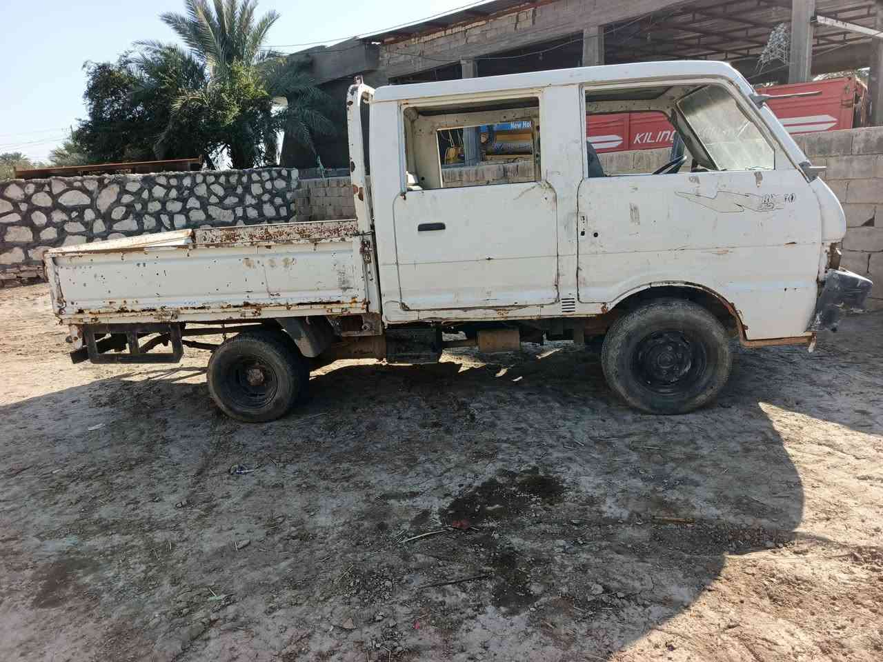 للبيع كيا  موديل ٩٦ بدوون رقم كير محرك شاصي تخم تاير مكفولات والكشر كدامك السعر ٢٠ ورقه
*********** 
***********
