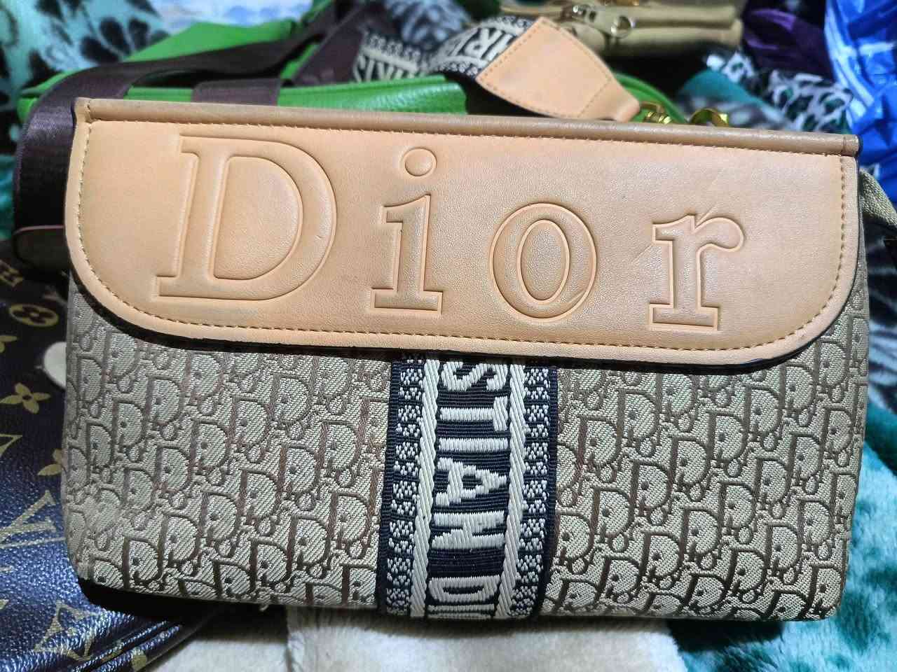 للبيع حقائب اوروبية للحجز مراسلة الصفحة


**إذا كنت صاحب هذا الإعلان وتريد حذفه لأي سبب، رجاءا أرسل رسالة إلى الدعم الفني**