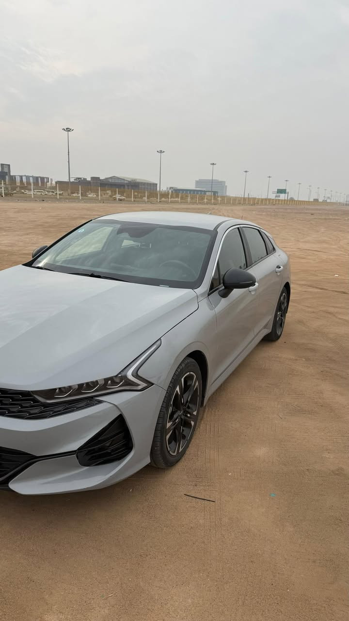 K5 كي فايف2023
فول مواصفات عده البانوراما 
ضربتها جاملق وبنيد 
وطلع بيها كلير صفحه  من امريكا بدون ضربه 
 رقم بصره. معوقين الولد. صديقي يسويلك وكاله ثاني يوم 
رايدها ب 150 وبيها مجال 
 مكانها بصره  
***********
