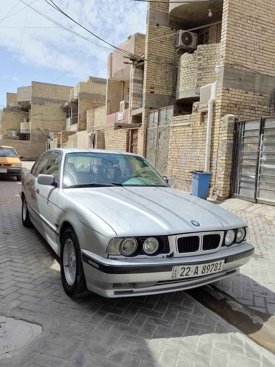 السلام عليكم للبيع بي ام موديل95
6سلندر نصبته حلوه كله شغال تبريد رقم اربيل تحويل ثاني يوم 
مكان بغداد السعر 65بيه مجال رقم ***********
