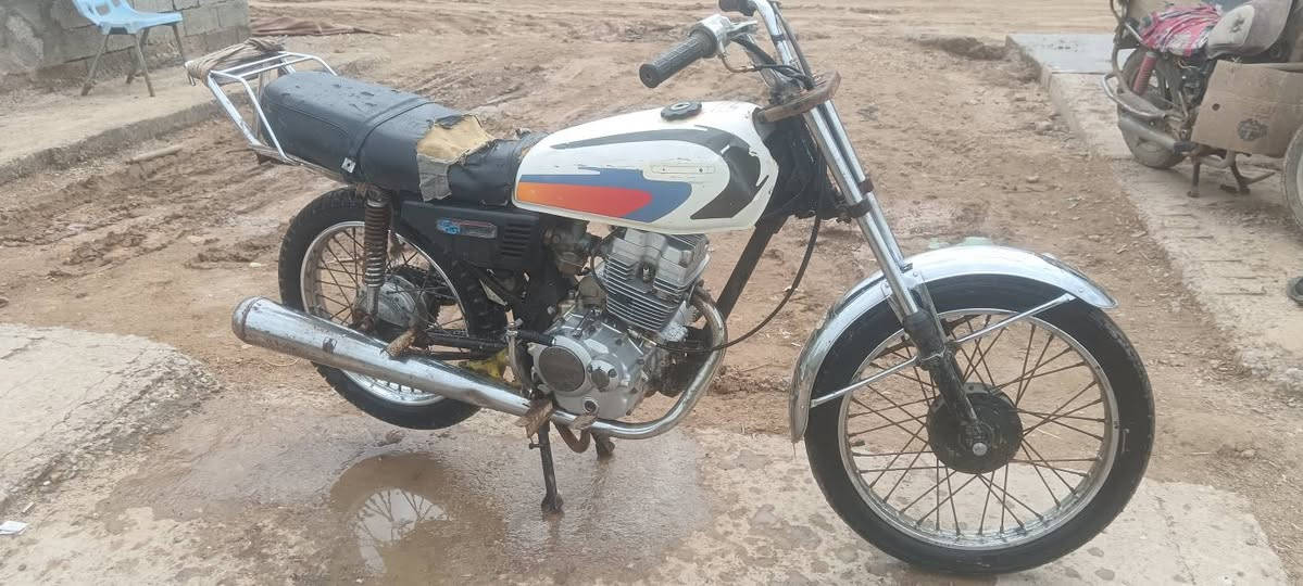 دراجه كلك مكفوله من العشاير  مكينه ستوته بيها.  كدام عينك الصوره السعر خاص ***********
