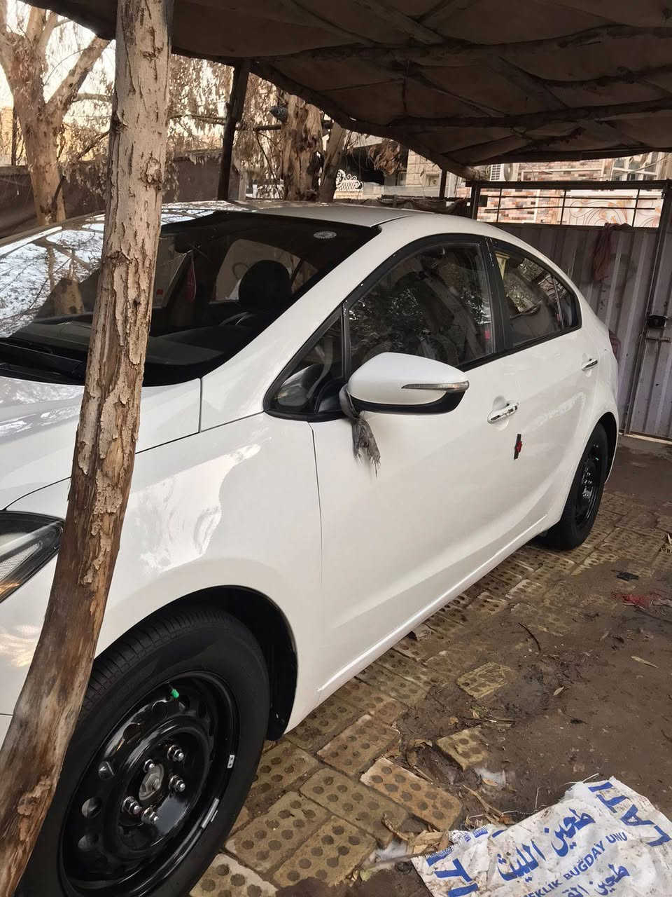 السلام عليكم سيراتو ٢٠١٨ فول عده الفتحه
١بصمه
٢كامره 
٣حساسات 
٤تحكم صوبين 
٥جلد بلادي هاي فوكا تلبيسه 
٦اربعه دسك
٧خمسه ويل كب بيها ويل كل البلادي بس ذني اني مخليهن  السياره رقم اربيل بسم شركه تريد تحويل تريد وكاله اي شي حاضر وهاي صفاحها موس صلوات السياره بيها دور مال جاملغ الخلفي انتبه الدور والباقي مكفول شوف العين بعد السياره مكانها نجف السعر ١٣٥وبيها مجال للستفسار ***********
