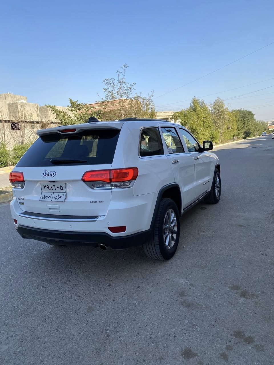 للبيع جيب لاريدو موديل2015فول موصفات ماعد فتحه 4 4X جنطه كهرباء دمام كشنات كهرباء وجلد سياره شركة هارلم وبسم شركة هارلم وسياره كلين بدون ضرار بس نص باب صبغ ومكان باردسنويه جديد وهزا جديد وسعر مناسب 203وبي مجال بصيت وبل عافيه يكون من نصيبه مكاني كركوك ***********/////////***********
