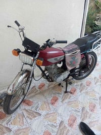 كلك 250 وبيها مجال محرك نضيف  كهربائيات شغال وباتري جديد   رقم واتساب ...