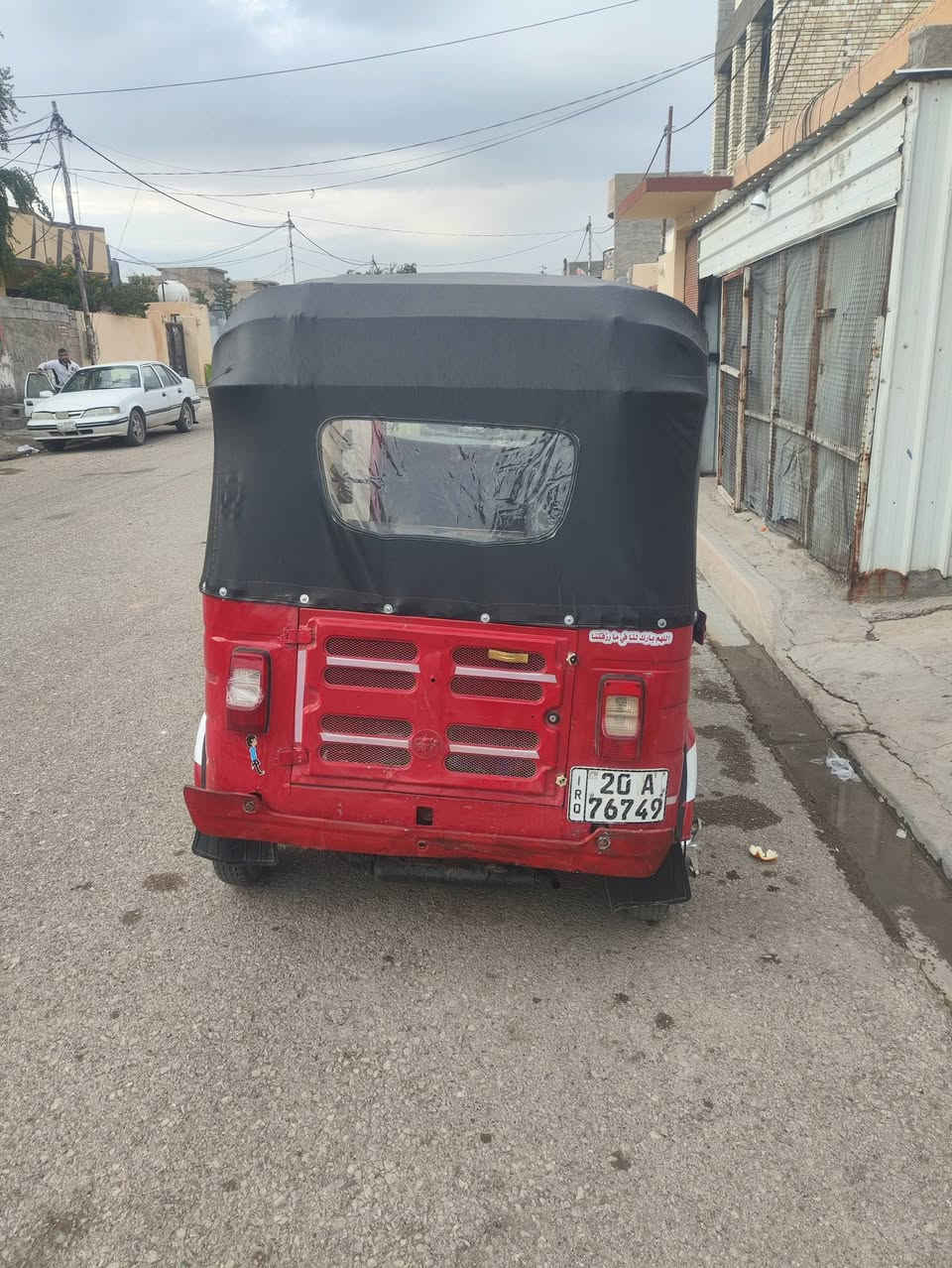 السلام عليكم تكتك للبيع موديل 2017 تكتك رقم وسنويه كامله تحويل ثاني يوم  معمره كامله مكينه 20 مكفوله من تنقيص وتبخير احله من الصوره تخم تاير جديد كهربائيات كلها شغاله السعر خاص العنوان ديالى بلدروز اي استفسار على هاذا الرقم ***********
