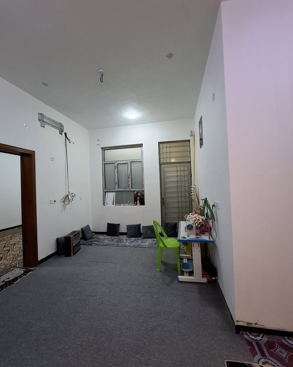 ⚠️السلام عليكم ورحمة الله وبركاتة ⚠️ 
💢 (دارللبيع)🏘
🏩 منطقة حي العمال (خلف أسواق كريم خلف )
مساحه:- ١٥٠متر 
يتكون:- من غرفتين وصاله ومطبخ واستقبال وصحيات داخليه وخارجيه 
الطابق الثاني:-صاله وصحيات فقط 
ملاحظه (مطلوب ٥٠مليون للمصرف)
(لاتنسى لايك والمتابعه )
💲لمعرفة تفاصيل او السعر علق (تم)تصلك رسالة بكافة التفاصيل
🔷للاستفسار الاتصال على 
*********** ☎️ 
*********** ☎️ 
*********** 

💢مكتب الحداثة للعقارات والتوسط العقاري 

📌عنوان المكتب : #السماوة حي الصدر شارع النادي الرياضي مجاور  شركة نقليات الوسيط قرب  مطعم الخليج 
▪️https://maps.app.goo.gl/vFx5TztZpnyBGpSv7▪️ 

✅نستقبل جميع العروض والطلبات العقارية ✅
