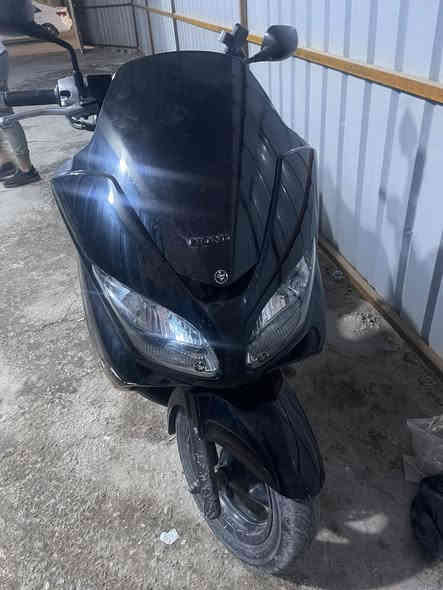 سلام عليكم دراجه فورزه 09 عميه بلاد مكينه بلاديه برغي مفتوح بيها كفرات بلاديه شلع معدل شك الكاع ترايك وين ما يعجبك لايت زنون عالي ناصي مكاني البلديات سعرها مليون 400 الف ***********
