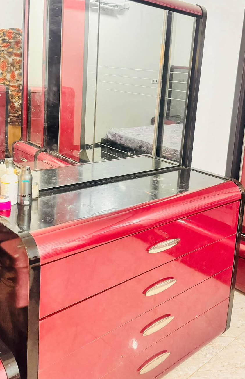 غرفه تركيه ضخمة جدا نوع الكبير نظيفه بيها اضرار بسيطه مكانها مشخاب مع مجال بسيط كد الضرر النجف, العراق


**إذا كنت صاحب هذا الإعلان وتريد حذفه لأي سبب، رجاءا أرسل رسالة إلى الدعم الفني**