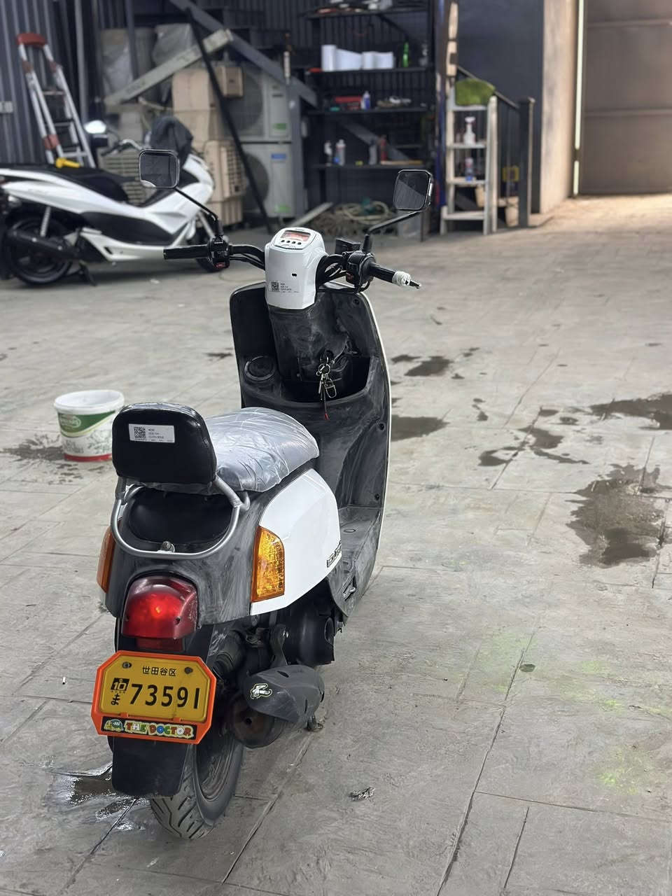 السلام عليكم شاب بوليس 2010كفاله عامه نوزل مو  كابريتر+مامفتوح اي شي مراوي عادي بيه ***********المكان بغداد
