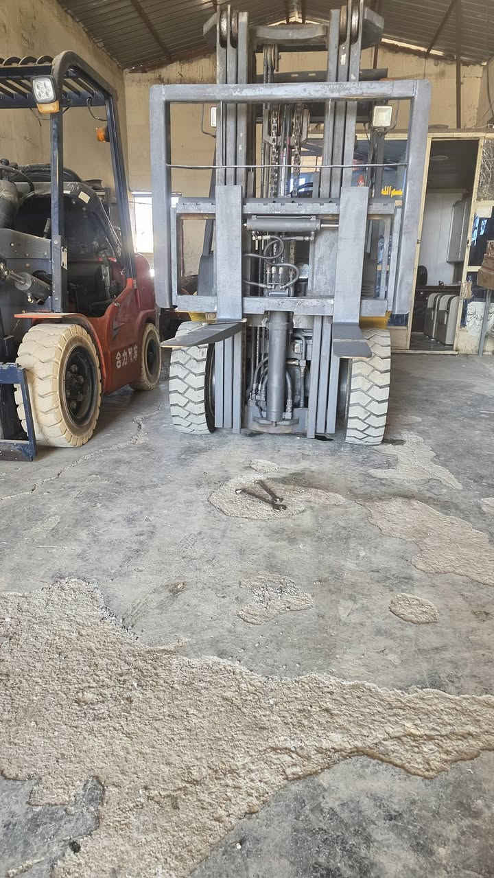 للبيع رافعه شوكيه كوماتسو 3طن 3حركات جوب حاويه موديل 2010 كير مكينه أكسل تخم تاير جاهزه للعمل بيه اوراق مزاد شركه الببسي العنوان ديالى بعقوبة قرب مديريه المرور 
يوجد توصيل جميع المحافضات 
***********
***********
