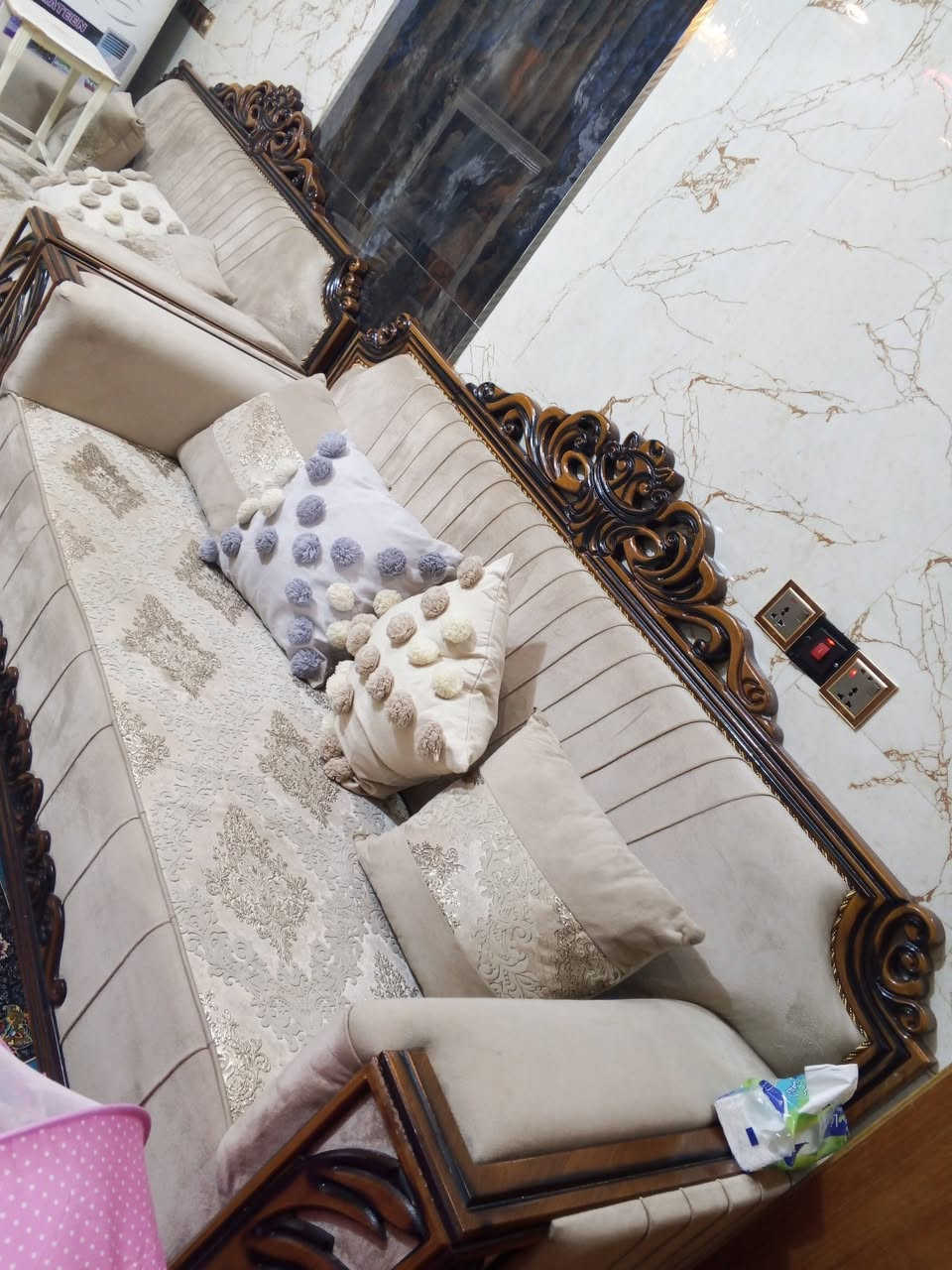 قنفات مليون وربع جدد هستونه ماخذهن عنوان كربلاء حولي مستشفى الكفيل.


**إذا كنت صاحب هذا الإعلان وتريد حذفه لأي سبب، رجاءا أرسل رسالة إلى الدعم الفني**