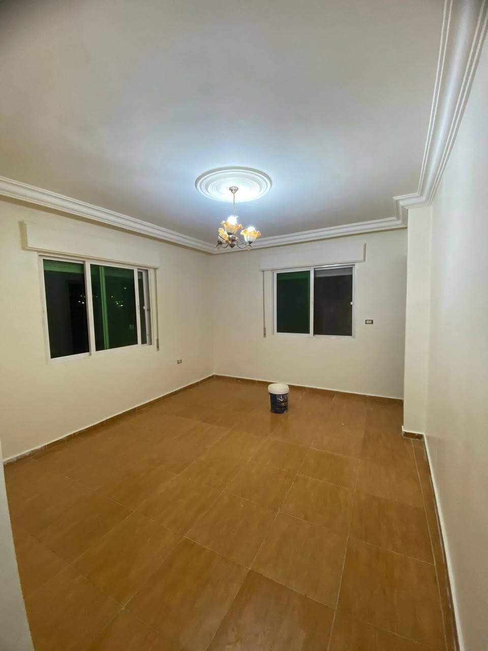 � شقة أحلامك للبيع – الربط / ضاحية الحسين 🌟

✨ مساحة 127 م² | 3 غرف نوم (واحدة ماستر) | غرفة ضيوف | صالة واسعة | مطبخ | 3 حمامات | بلكونة مطلة
✨ واجهات شرقية وجنوبية تهوية وإضاءة ممتازة

📍 الموقع: ضاحية الحسين – الربط
🏥 قريب جدًا من مستشفى بسمة الجديد ومستشفى بديعة
🛍️ قريب من الأسواق والخدمات والمواصلات

💰 السعر: 38,000 دينار فقط – فرصة مميزة للسكن أو الاستثمار

📞 للتواصل والاستفسار الاتصال على الرقم التالي 

0776967029

مكتب الشيخ للخدمات العامه 

أدخل على صفحتنا لتشاهد كل ما لدينا 

#شقق٠فارغه٠للبيع٠ضاحيه٠الحسين٠قرب٠مستشفى٠بديعه٠استثمار٠او٠سكن٠للبيع٠للبيع


**إذا كنت صاحب هذا الإعلان وتريد حذفه لأي سبب، رجاءا أرسل رسالة إلى الدعم الفني**