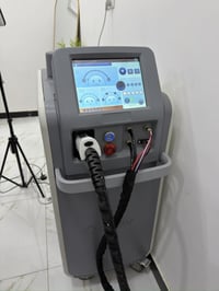 جهاز ليزر للبيع سعره ٥ ملايين مع جهاز ازالة تاتو ووجهاز تقشير كاربوني ...