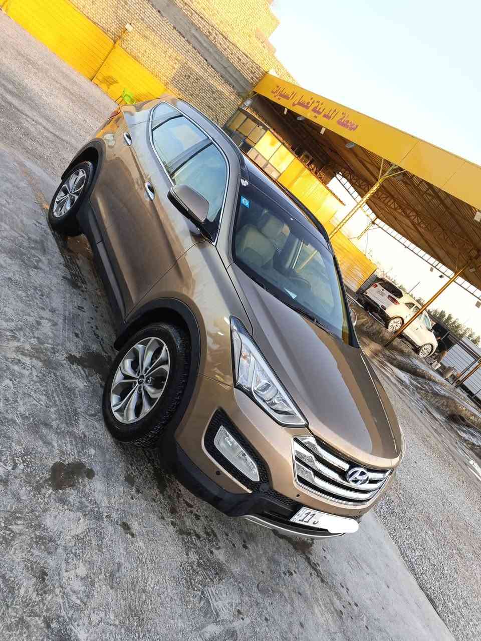 سلام عليكم اخواني سياره سنتافي موديل 2015 خليجي محرك 6 سلندر3,300 السياره 7 راكب بنراما فول مواصفات رقم بغداد بأسمي( نقل چقه ) السياره صار بيه حادث الجهه العكس السايق والصوره مال الحادث مع الصور وتبدل بيه البنيد والجاملغ وباب ولهذا السبب تم صبغ السياره صبغ عام فرن درجة اولى وعندي فيديو للسياره قبل التصليح وبعد التصليح  السعر 98 قفل الاستفسار *********** مكان سماوه
