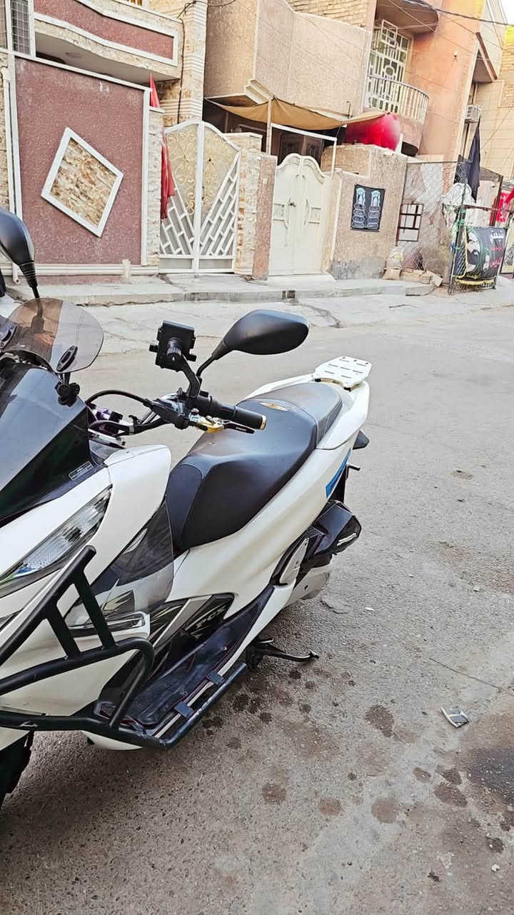سلام عليكم
Bcx جيل الثالث للبيع مزوده وعليها هوايه إضافات 
معروضه ١٤ وبيها مجال ‭***********‬
