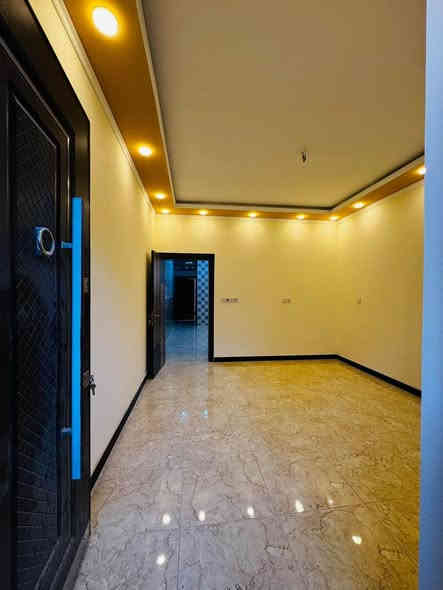 مشتمل للبيع حديث مساحة ٦٠ واجهة ٤وربع بحتوي على صالة ومطبخ كبير وغرفة نوم وخدمات وطابق الثاني يحتوي على غرفتين نوم وحولي كبير وخدمات وسطحين 
العنوان حي القاهرة قرب جامع النداء 
طابو صرف الاعظمية للاستفسار 
*********** بغداد
