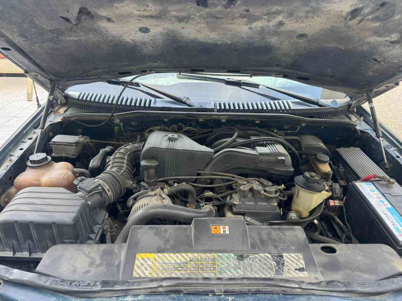 فورد اكسبلور موديل 2002 سياره حلوه اصولي سنويه لل ٢٨   كير محرك كفاله شكل تاهو سعر ٤٠ بي مجال ***********
