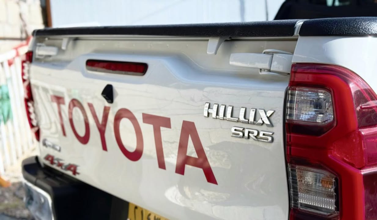 السلام عليكم ورحمة الله وبركاته فور ويل 21.  مكفوله من الصبغ بيه بارد فقط بالجاملغ الخلفي فقط والباقي كفاله كير اوتماتيك بصمة محرك ما مغسول اسبير ما نازل محرك كير حدادية تبريد جيد جدآ تاير شد جديد
شماليه(أربيل )سنويه ما منهيه ما نافذه وكالة او تحويل السعر// 285//
واسط الصويرة
ت/***********
