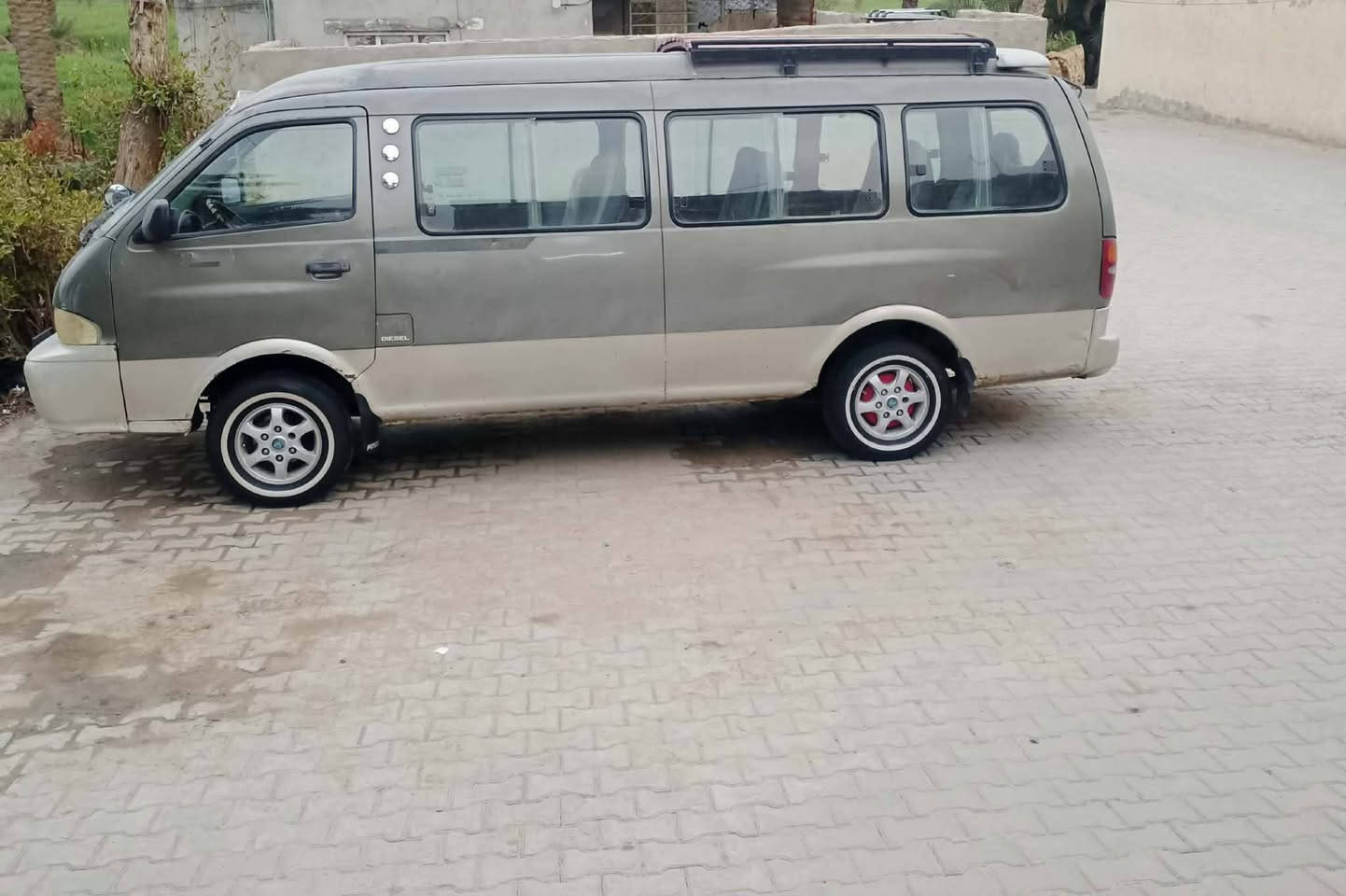 بريجو شبوط 2002 بسمي رقم نكليزي  سياره كير واكسن تخم تاير جديد شواصي حلوات مكينه 3000 تنقص مصفر هئه ومرور بيه بارد وره باب سلايت السعر 90 وبيه مجال ***********
