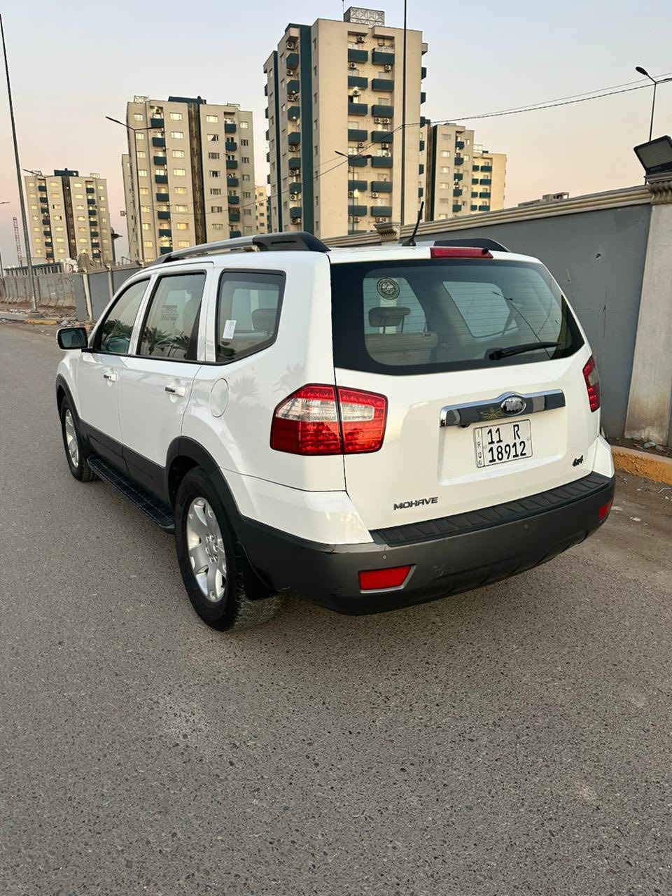 السلام عليكم كيا مهاڤي موديل 2014 خليجيه وكاله مكفوله من اي نقص ومن الضربه والصبغ 
فقط بارد بل جاملغ امامي 
 فول مواصفات 
فتحه سقف 
مري شفط 
كشنات كهرباء +جاد + تدفئه تبريد 
فور ويل 
7 راكب 
كاميرا خلفيه 
ثلاجه داخليه 
رقم بغداد بأسمي
سياره بغداد 
سعر 153
رقمي ***********
