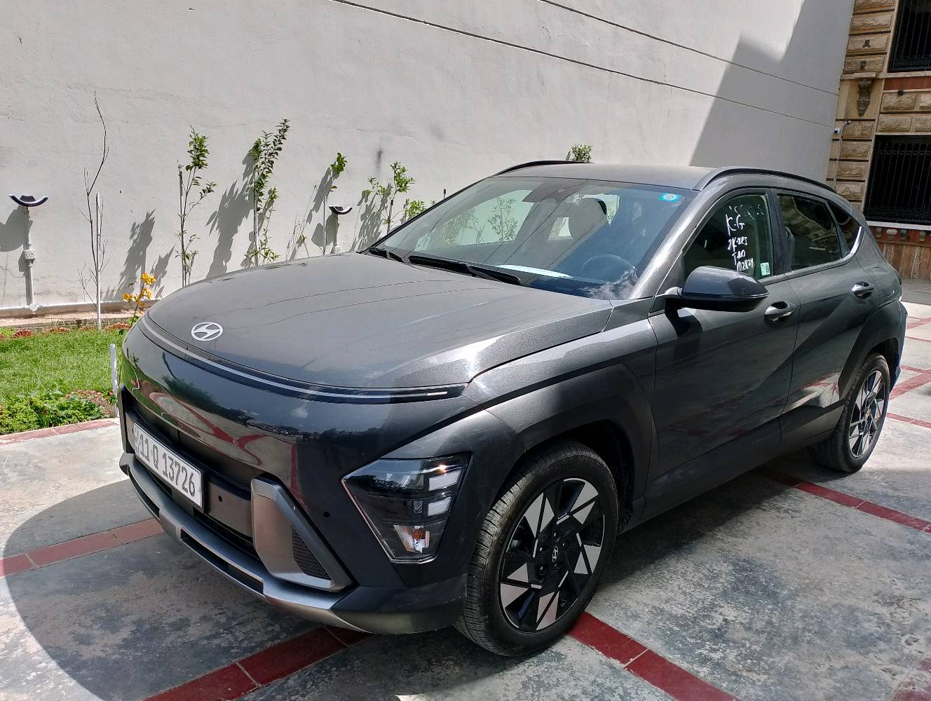 هونداي كونا 2024 وارد امريكي 
ماشيه  25 رقم بغداد باسمي 
السعر 165

🟢مواصفات
🟢 محرك 2000 دوش
🟢 بصمه تشغيل + تشغيل عن بعد
🟢 هند بريك بصمه 
🟢 شاشه دجتل متصل اندرويد وكار بلي  
🟢 كامرة خلفية دوارة ثلاث وضعيات
🟢 كشن السائق كهرباء
🟢 رادارات اماميه وخلفيه وجانبية 360°
🟢 تحديد مسار  وتحذير عند خروج عن الخطوط+ توقف ذاتي عن الاقتراب 
🟢  انضمه قياده درايف مود
🟢  اوتو هولد + نضام صعود منحدرات 
🟢 نقطة عمياء +اشاير بالمري 
🟢 تبريد بيانو مناخي منفصل قطعتين امامي وخلفي
🟢 شاحن واير ليس وتايب سي
🟢 فول تحكم ستيرن 
🟢 اوامر صوتية
🟢ويل كب حجم 18 
🟢استيرن رجاج عند الاقتراب من سياره

الضرر بالجاملغ الامامي ايرباك سليم صور الحادث بالمنشور سيارة جديدة استخدم شخصي
التواصل *********** متوفر واتساب 
