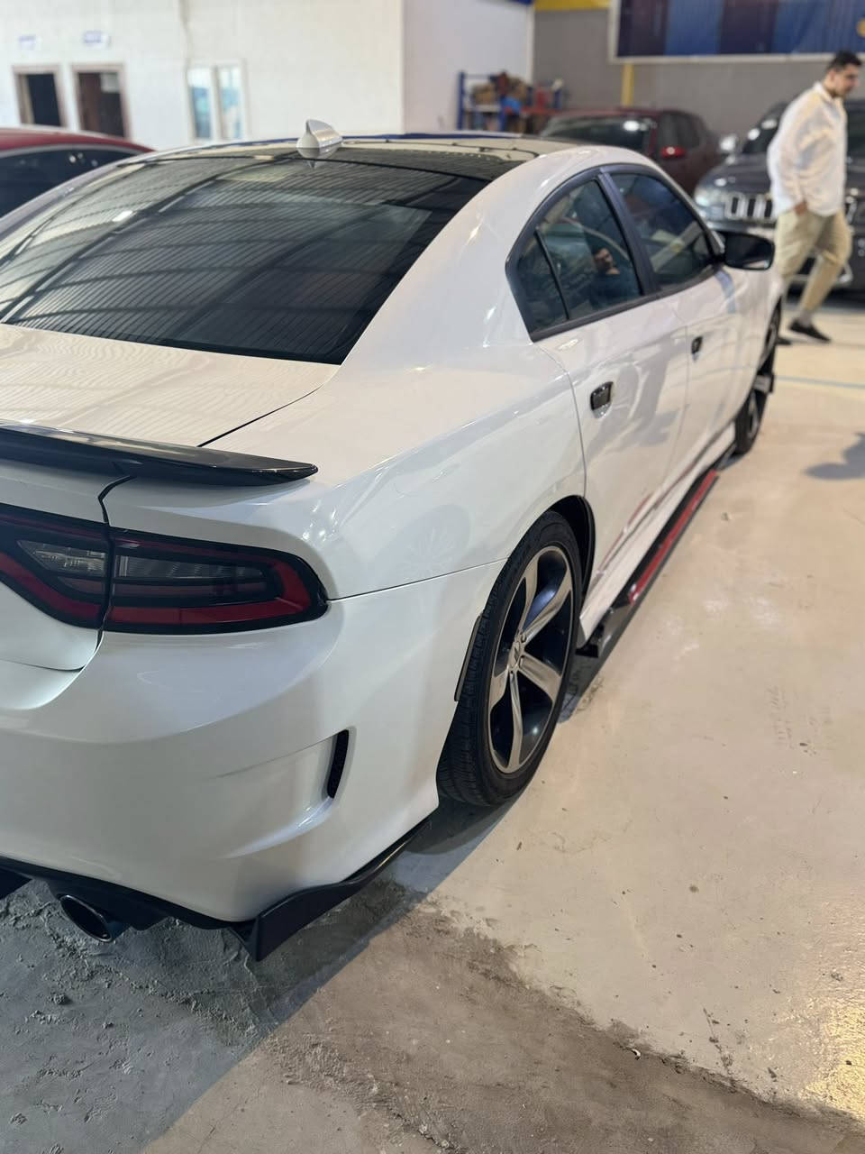 سلام عليكم
جارجر 2019 فول مواصفات 
مرقم بصره حره 
حادثها سرقه عامه بدون ضربه
اصلها 8 سلندر شاديلها مكينه 6 والسنويه6 
تحويل مباشر 
165 
***********
