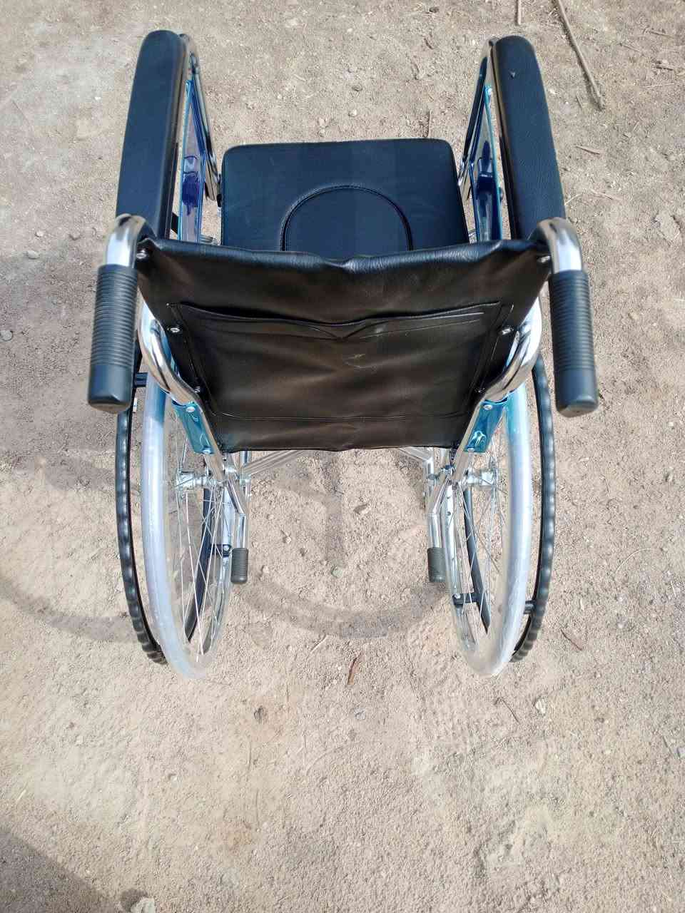 عربانة للبيع اليريدها يخابرني ***********
