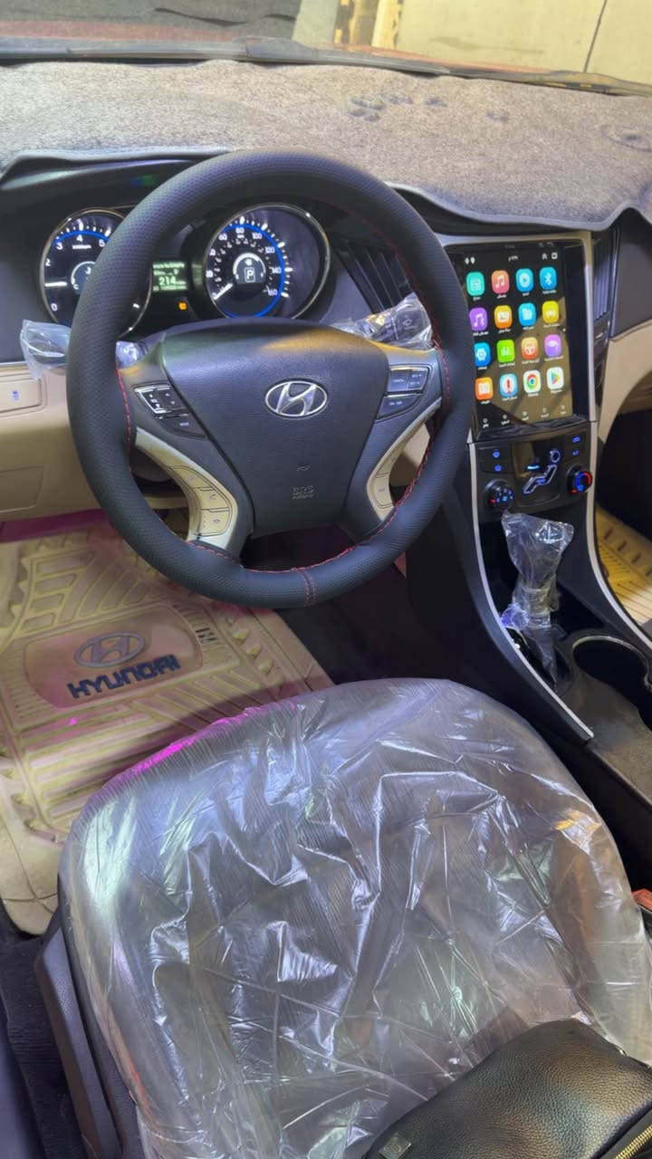 سوناتا أمريكي 2012 رقم مميز للبيع  

هيونداي سوناتا أمريكي موديل 2012  
رقم أربيل مميز (39666)  

• اللون: ماروني  
• مكينة GDi  
• الممشى: 159 ألف ميل  
• سنوية لغاية 2030  
• السيارة باسمي والتحويل ثاني يوم  

المواصفات:  
• شاشة كبيرة 4K  
• سستم صوت قوي جداً 🔊  
• إنارة محيطية متعددة الألوان (تفاعلية ويه الصوت عن طريق التطبيق)  
• تحكم ستيرن جهتين  
• مثبت سرعة  
• كامرة خلفية HD  

ملاحظة:  
حادث أمريكا موجود بالصور (ربع البنيد + الجامغ عكس السايق)  
وكذلك انضربت بنفس المكان عندي.  

📍 بغداد – حي العامل  
💰 السعر: 97 ورقة 

📞 ***********  

#سوناتا #سوناتا_2012 #سوناتا_امريكي #سيارات_بغداد #سيارات_العراق #بيع_سيارات #رقم_مميز #سيارات_اربيل #Hyundai_Sonata #Sonata_2012 بغداد, العراق
