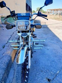 سونك. 24 نضيف محرك تايرات باتري جديد سلف شغال   مثل ما بل صوره بيع اوم...