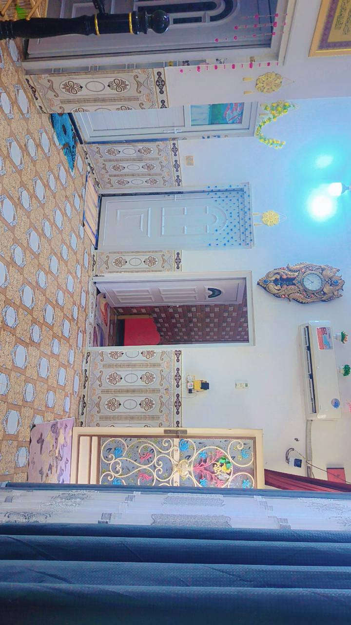 بيت زراعي البيع 110 م مربع 
المكان بدعة الرحمه قريب على شارع عشرين 
يحتوي على غرفه5/4
صاله 6/4 مطبخ4/4
استقبال 6/4
حمامات داخليه و خارجيه
السعر 55وبيه مجال قليل بيع مستعجل 
رقم صاحب البيت ***********
***********
