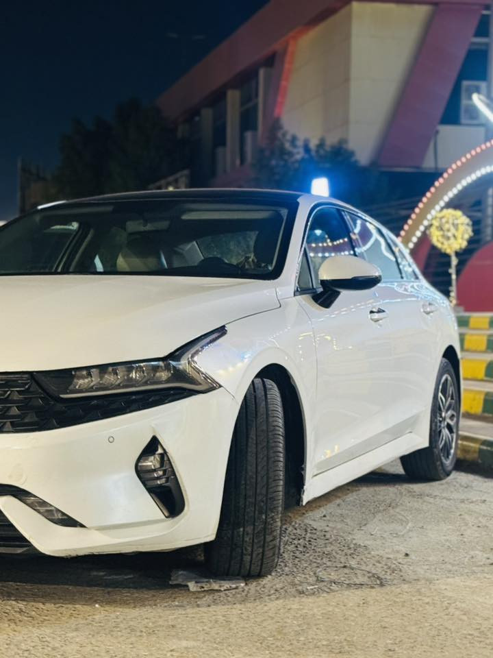 السلام عليكم k5 (خليجي )

الموديل /2021

المحرك /2000 دوش المرغوب لا دونز ولا تنقيص

المواصفات/فول واحدع واحد
رقم /اربيل الجديد بأسم شخص مو شركه تريد وكاله أو مداور حاظرين

الضرر/ بيه خشم البنيد شويه صبغ بس ما مفتوح

أو جاملغ الخلفي صبغ أو بارد بالباب الرقم ***********
