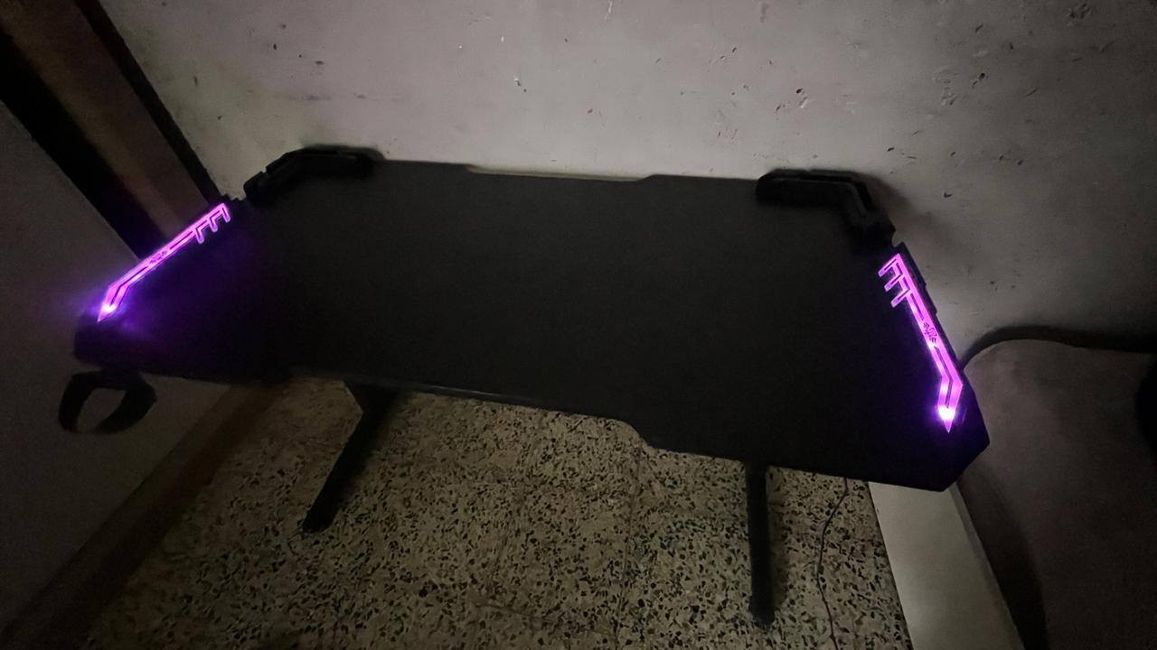 طاولة قيمنق 120 RGB سانتي
استعمال قليل جدا نظيفه 
مكان بغداد الشعب 
سعر 85


**إذا كنت صاحب هذا الإعلان وتريد حذفه لأي سبب، رجاءا أرسل رسالة إلى الدعم الفني**