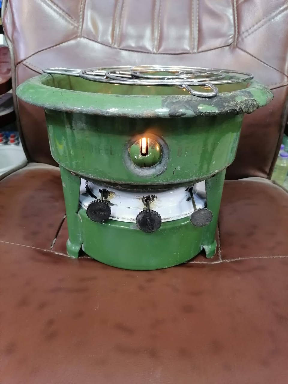 مكينه رويال اصليه قديمه شغاله 
السعر ٤٠


**إذا كنت صاحب هذا الإعلان وتريد حذفه لأي سبب، رجاءا أرسل رسالة إلى الدعم الفني**