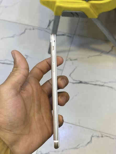 سلام عليكم ‏شباب iPhone 7 Plus للبيع جهاز كلش نظيف كل شيء مابي بس مبدل بطاريه ١٠٠
‏أفطر الشاشه فقط تفاصيل خاص السعر 70وب مجال //مكاني الرمادي خمسة كيلو //
الرقم ***********
