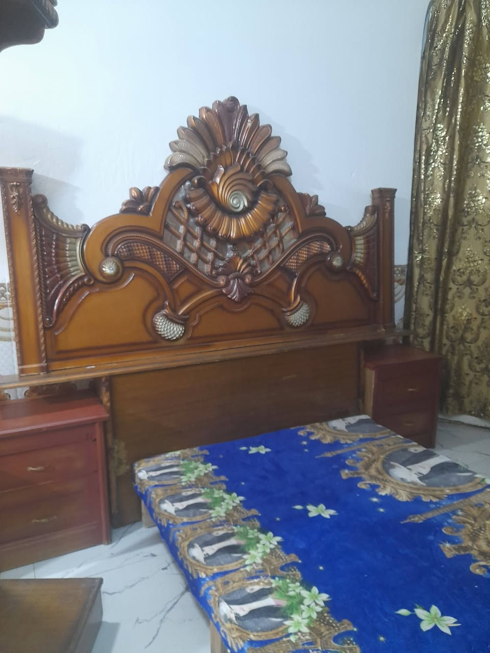 غرفة للبيع صاج ٦ملحق خشبهه حطاطة كاملة نضيفه مابيهه اي نقص مكان بغداد ابوغريب الشهداء لسعر 450 بيهه مجال تصل على الرقم ***********بي واتساب
