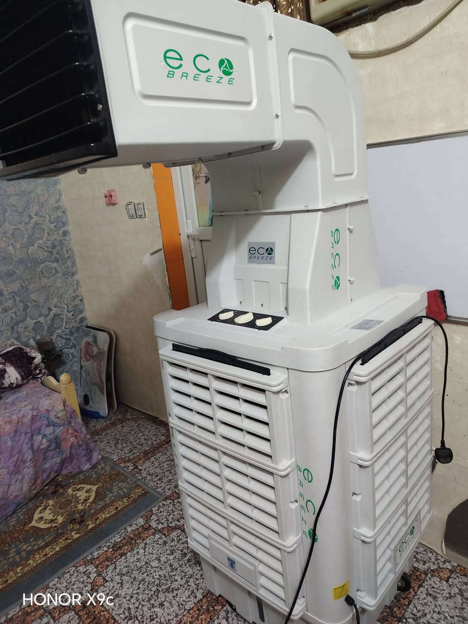 مبرده حجم 50جديده صارلها شهر مستخدمه ليفها أصفر تجي وتشوف احلى من لصوره شرط شغاله السعر250وبيها مجال الرقم للتواصل ***********
