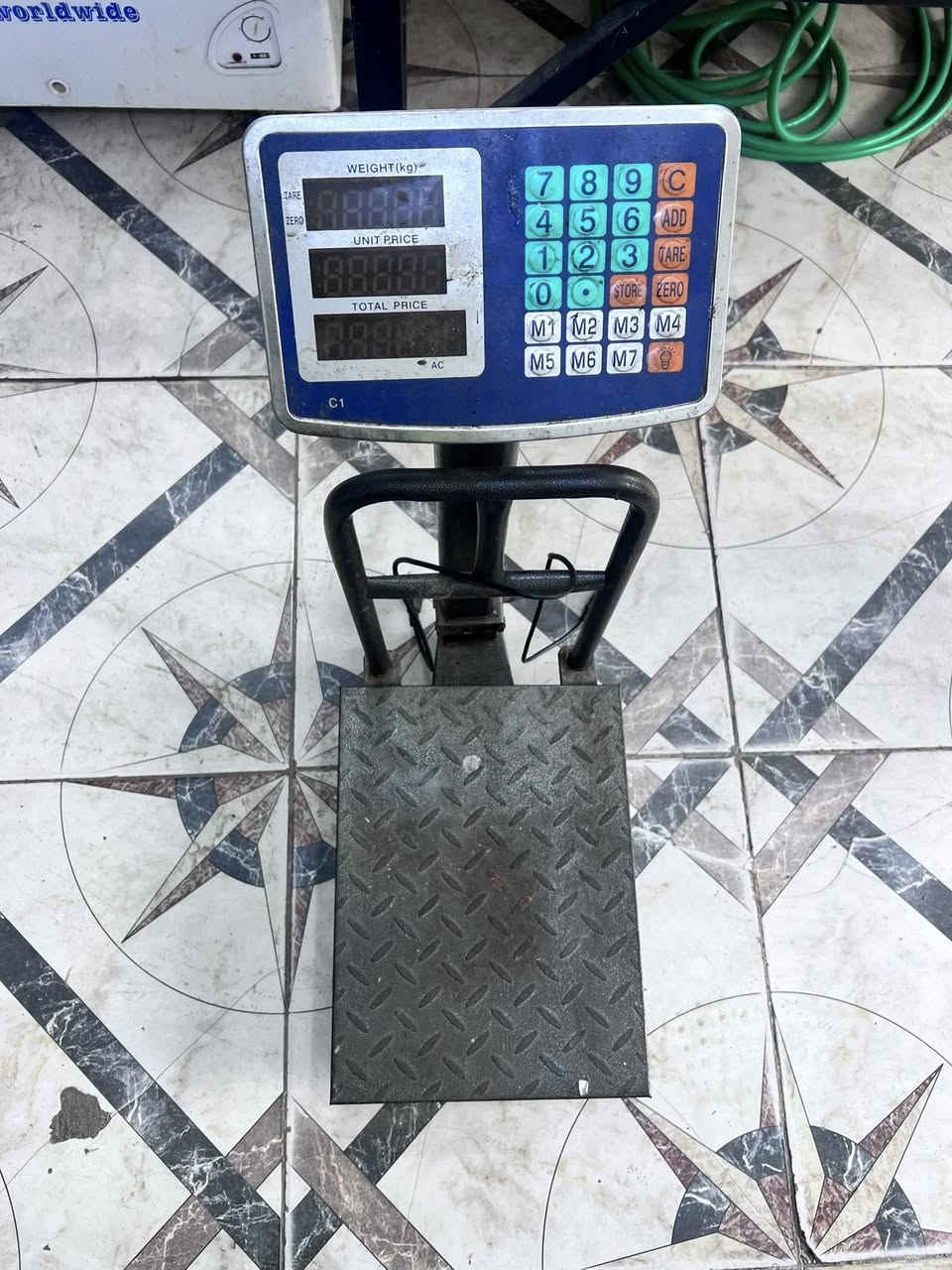 السلام عليكم شوايه +حوض+ميزان +غطاس البيع المكان البياع شهداء رقم الهاتف ***********
