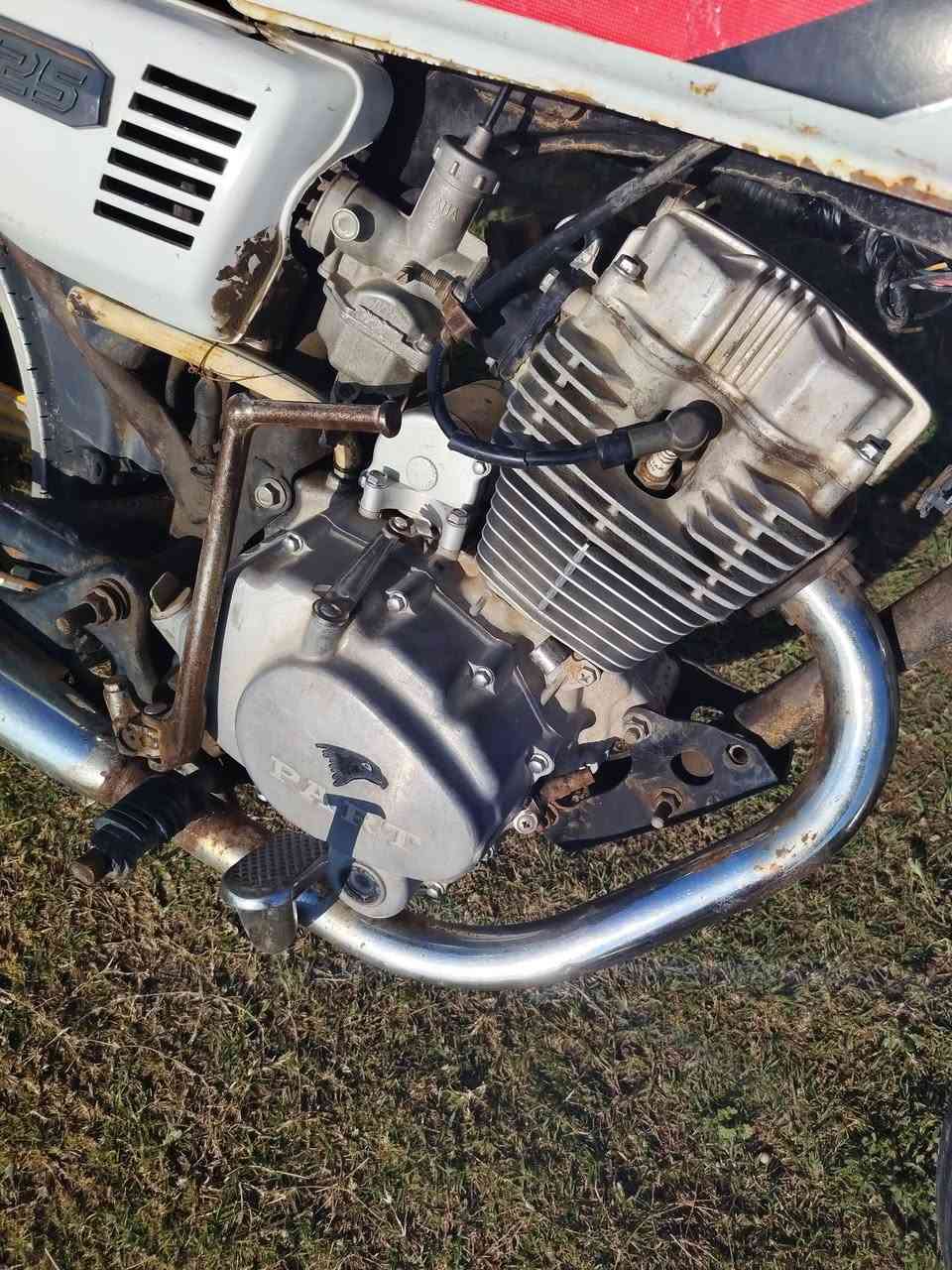 دراجه البيع موديل ٢٠١٤ أواق كامله ويترقم صاحب المنفيس بعقوبه ***********
