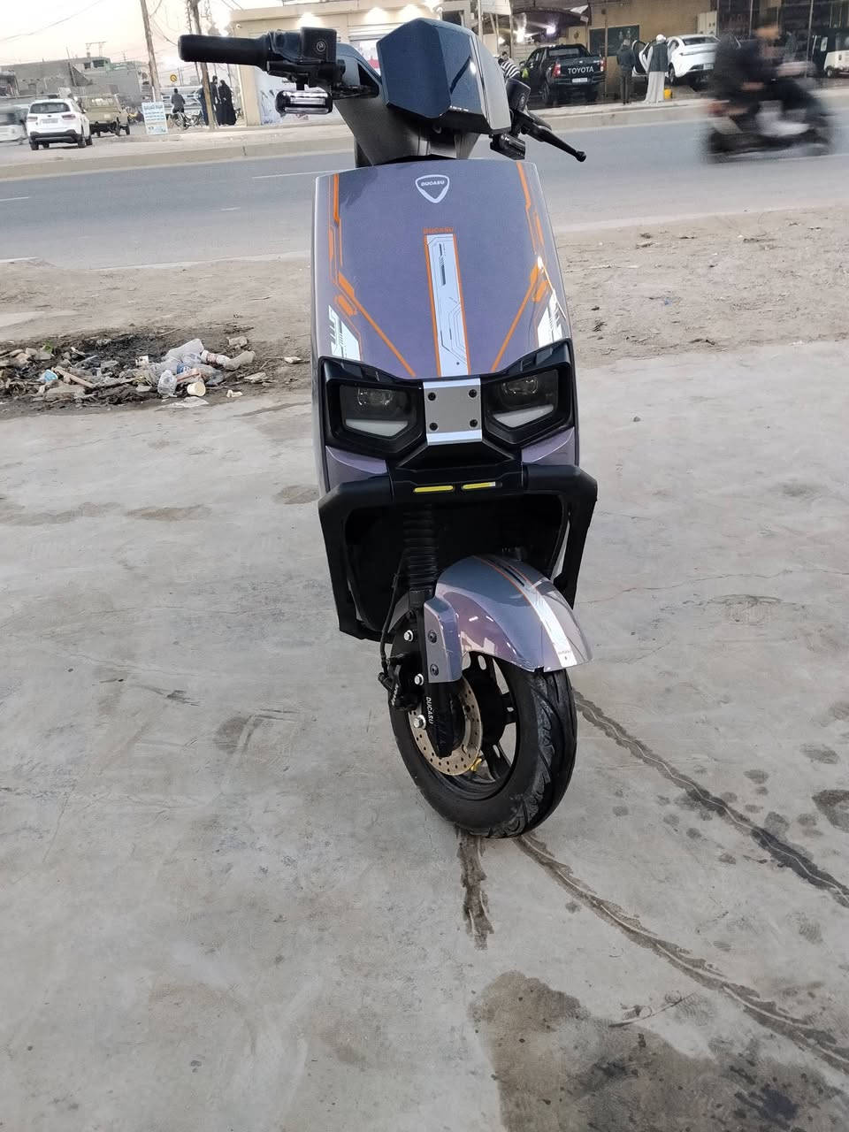 السلام عليكم دراجه للبيع شحن مقفوله كفاله عامه مكاني بغداد العبيدي السعر 700 وبيها مجال حق الجيه ***********
