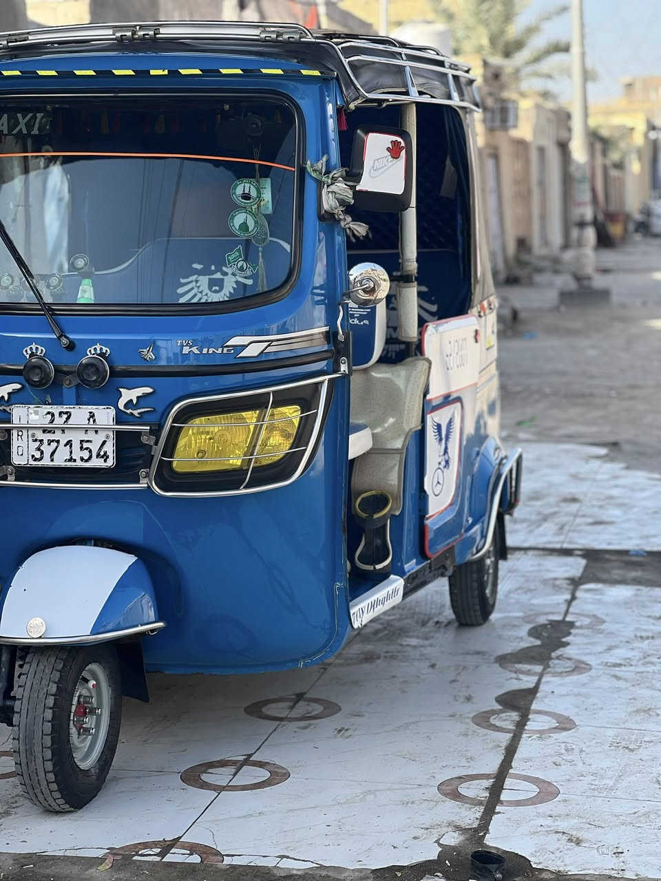 السلام عليكم للبيع مديل 21 كفاله عامه
بدون تعمير ولا صبغ ولا ضربه 

رقم وسنويه مداور ثاني يوم 

السعر 8 و100 وبيهاا مجال 

رقم راعيهاا ‭0781 672 4987‬

(***********)
