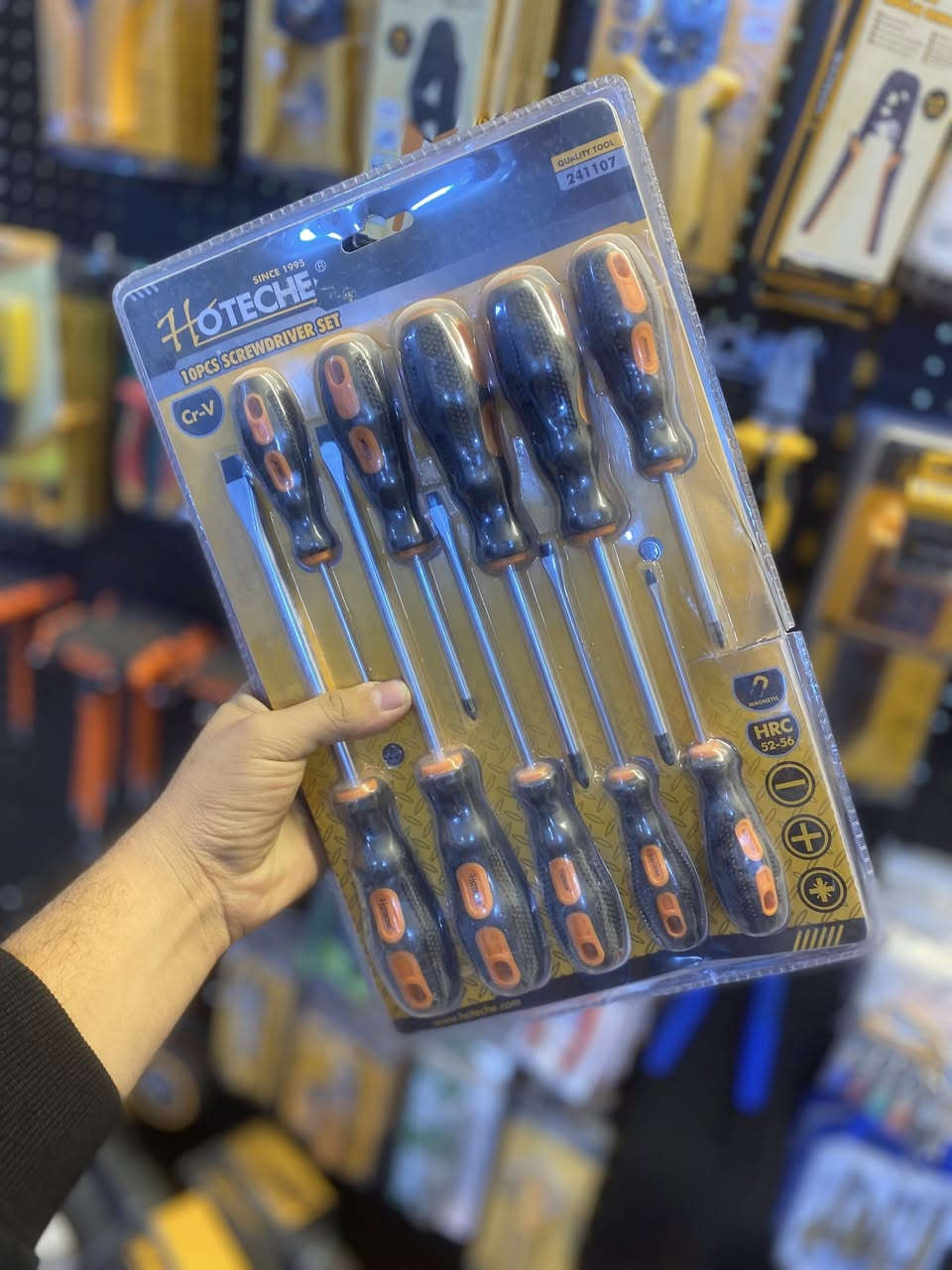 � لنسهّل عليكم العمل وفرّنا لكم عدد يدوية للأخوة الكهربائين حديثة وعصرية وعملية ***********
