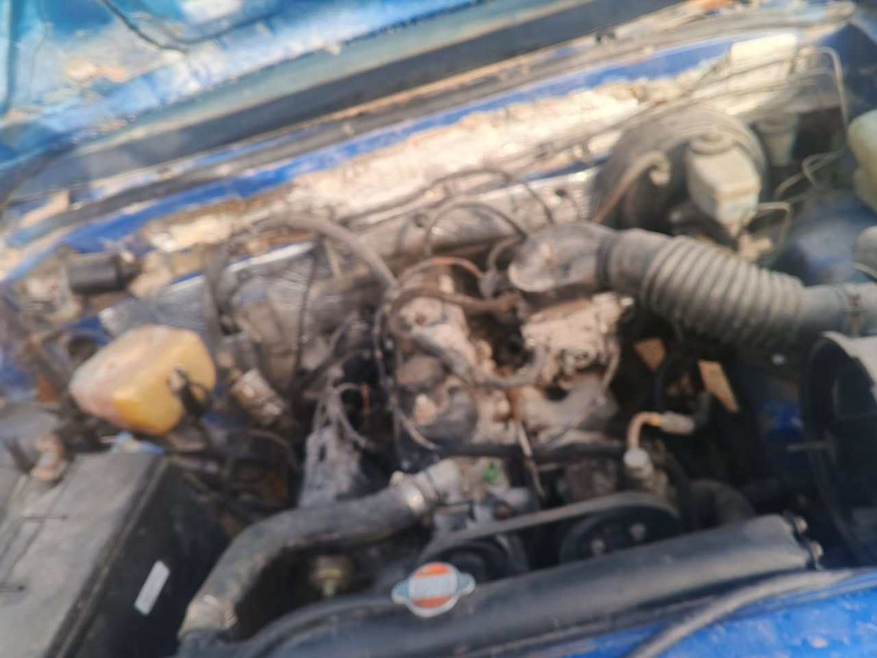 سياره كنوا  موديل 2007 محرك 4سلندر رقم الانبار تحويل ثاني يوم سياره شغاله وتمشي  مكانها الرمادي سعرها 28 وبيها مجال ***********
