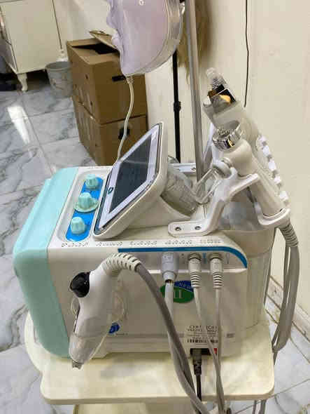 جهاز تنضيف البشره جديد 
استعمال كلش قليل 
سعر : 500 الف
للاستفسار واتساب :  ***********
