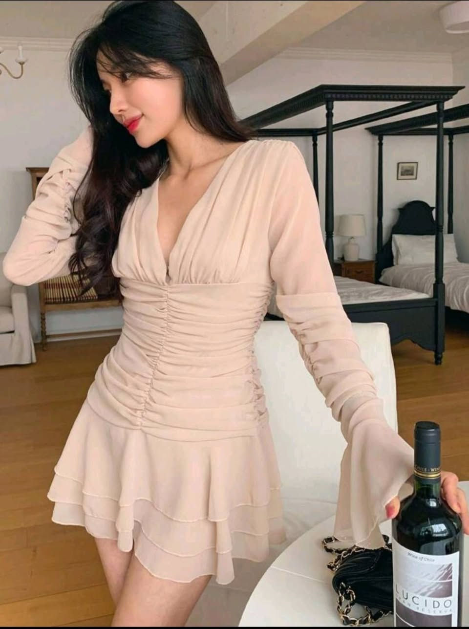 مرحبا عندي مجموعة ملابس نسائية شي ان خليجي بيها كلابيات وبيها فساتين وبشتات تجنن قطعة احلى من قطعة 50 قطعة ب125 الف والتوصيل عليكم للتواصل *********** واتساب
