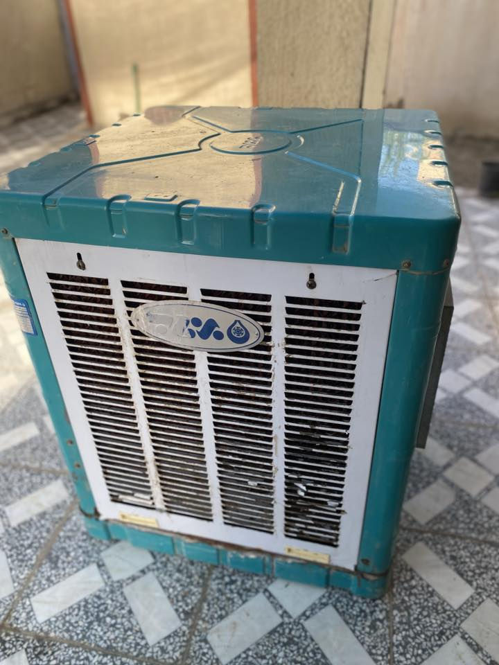 للبيع مبرده چبيره برڤاب الأصلي كلش نظيفه شرط ع الفحص
وياها سيت ليف كارتوني جديد  
***********
