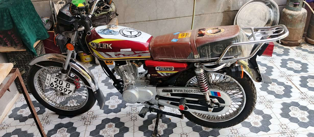 السلام عليكم تايكر للبيع رقم وسنوية لشراي يتصل 
***********
